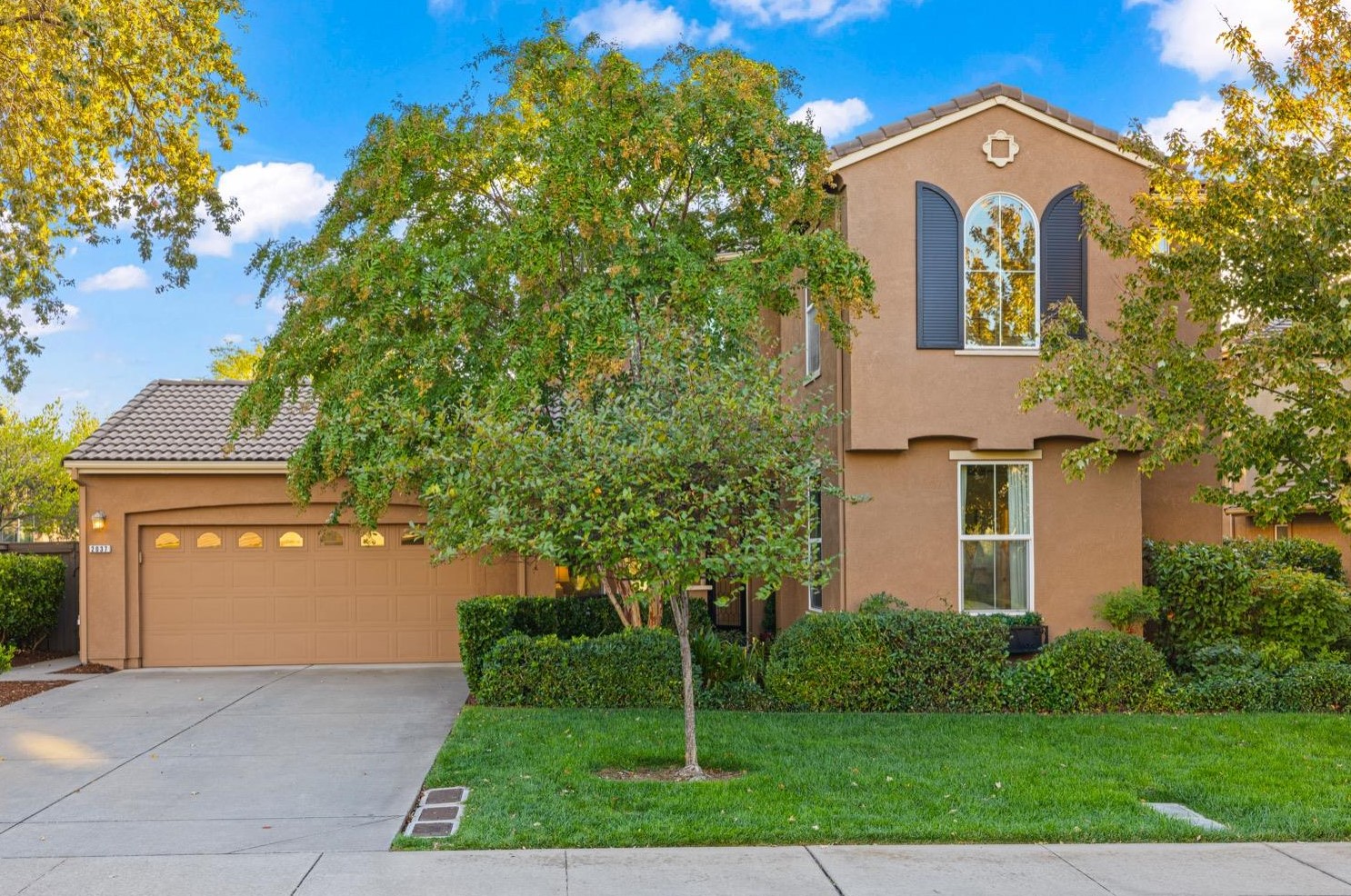 2037 Beckett Dr, Folsom, CA 95762