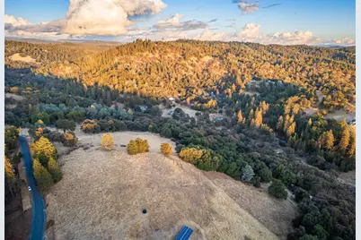 19635 Peyton Pl, Grass Valley, CA 95949 - Photo 20