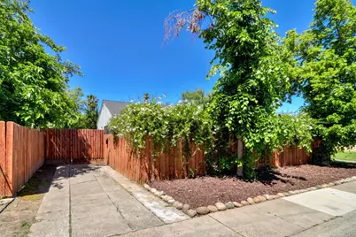 4400 E Nichols Avenue, Sacramento, CA 95820 - Photo 2