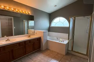 217 Castile Ln, Turlock, CA 95382 - Photo 18