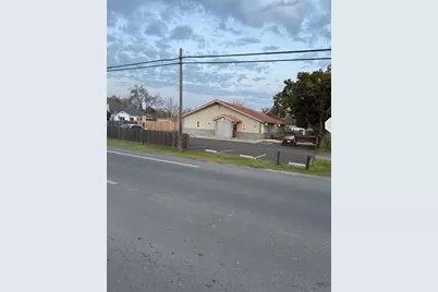 5638 N Gledhill Avenue, Olivehurst, CA 95961 - Photo 2