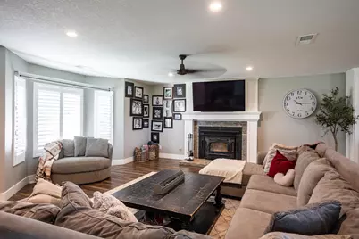 9337 Creekside Lane, Modesto, CA 95357 - Photo 4