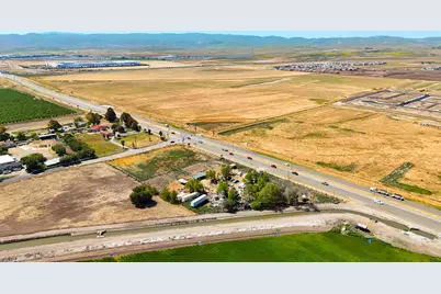 22718 Mountain House Parkway, Tracy, CA 95391 - Photo 4