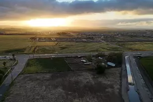 22718 Mountain House Pkwy, Tracy, CA 95391 - Photo 12