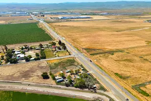 22718 Mountain House Pkwy, Tracy, CA 95391 - Photo 2