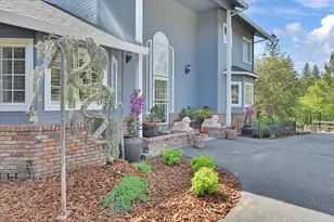 1890 John Muir Dr, Colfax, CA 95713 - Photo 2