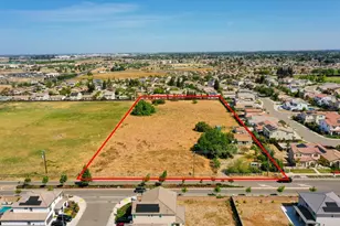 1957 W Woodward Ave, Manteca, CA 95337 - Photo 2