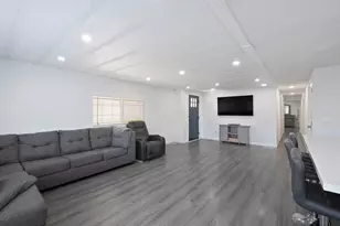 Dias Ave, Sacramento, CA 95824 - Photo 14