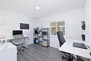 Dias Ave, Sacramento, CA 95824 - Photo 16