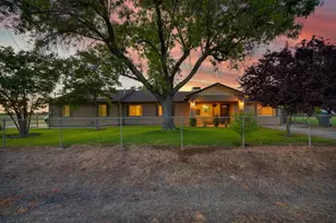 1429 Ascot Ave, Rio Linda, CA 95673 - Photo 2