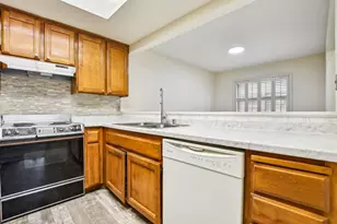 2280 Hurley Way, Sacramento, CA 95825 - Photo 6