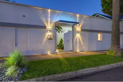 2101 28th Street, Sacramento, CA 95818 - Photo 2