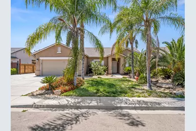 1585 Dallas St, Dinuba, CA 93618 - Photo 1