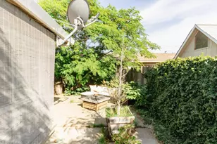 1070 E 23rd St, Merced, CA 95340 - Photo 32