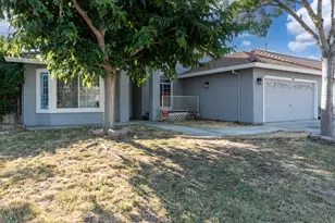 1928 Davis Dr, Los Banos, CA 93635 - Photo 2