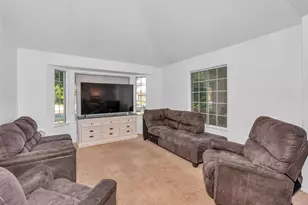 1928 Davis Dr, Los Banos, CA 93635 - Photo 10