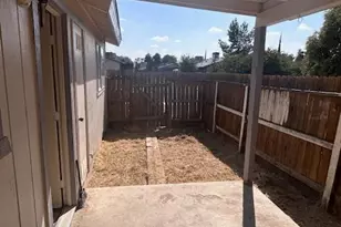 2532 W Chestnut Ct, Visalia, CA 93277 - Photo 10