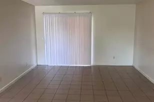 2532 W Chestnut Ct, Visalia, CA 93277 - Photo 8