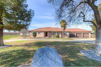 2399 Holcomb Avenue, Yuba City, CA 95993 - Photo 2