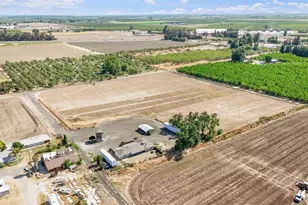 18365 E Clausen Rd, Turlock, CA 95380 - Photo 26