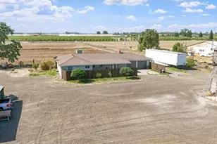 18365 E Clausen Rd, Turlock, CA 95380 - Photo 16