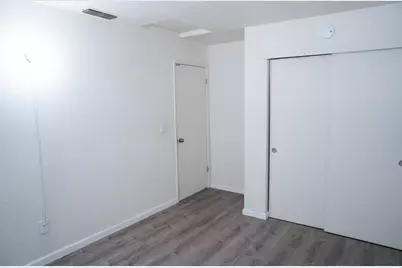 8013 Skywoods Way, Sacramento, CA 95828 - Photo 16