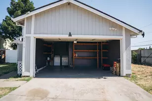 8013 Skywoods Way, Sacramento, CA 95828 - Photo 32