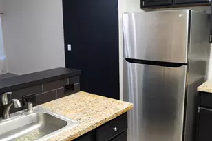 8013 Skywoods Way, Sacramento, CA 95828 - Photo 8