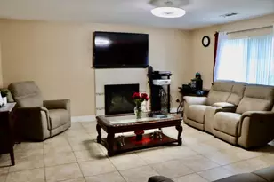 216 Barros St, Patterson, CA 95363 - Photo 2