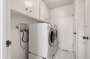 1202 Commons Dr, Sacramento, CA 95825 - Photo 18