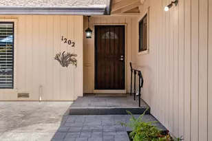 1202 Commons Dr, Sacramento, CA 95825 - Photo 4