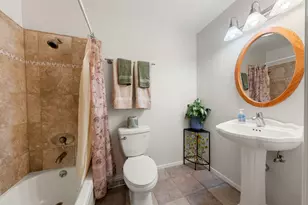 1202 Commons Dr, Sacramento, CA 95825 - Photo 22