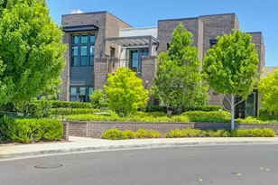 3335 McKinley Village Way, Sacramento, CA 95816 - Photo 1