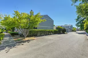 2413 Post Oak Ln, Sacramento, CA 95825 - Photo 2