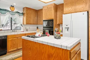 220 Mistletoe Ct, Angels Camp, CA 95222 - Photo 12