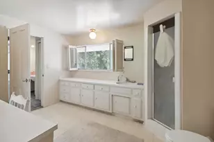 631 Wilhaggin Dr, Sacramento, CA 95864 - Photo 44