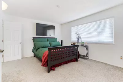 7570 Burgoyne Lane, Sacramento, CA 95823 - Photo 16
