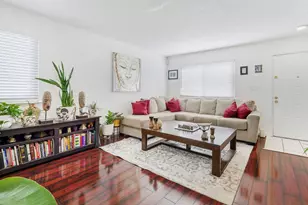 7570 Burgoyne Ln, Sacramento, CA 95823 - Photo 4