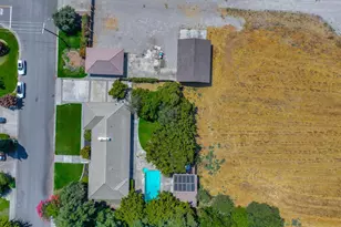 7025 Hillcrest Dr, Modesto, CA 95356 - Photo 46