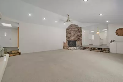 7025 Hillcrest Drive, Modesto, CA 95356 - Photo 12