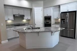 2253 Maple Hollow Ln, Manteca, CA 95336 - Photo 2