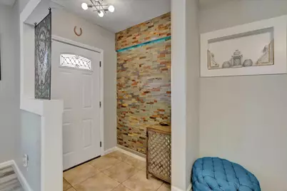 370 Pine Way, Yuba City, CA 95991 - Photo 2