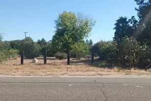 1824 California Ave, Modesto, CA 95358 - Photo 2