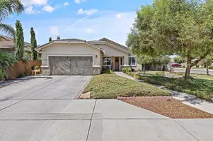 1382 S Wintercrest Ave, Hanford, CA 93230 - Photo 1