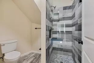 303 W Lockeford, Lodi, CA 95240 - Photo 14