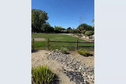 La Bandera Way, Sacramento, CA 95828 - Photo 32