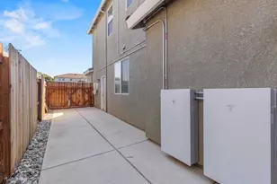 1986 Branding Iron Way, Plumas Lake, CA 95961 - Photo 42