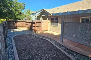 6348 Laguna Mirage Ln, Elk Grove, CA 95758 - Photo 12