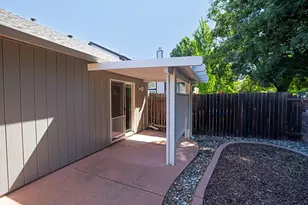 6348 Laguna Mirage Ln, Elk Grove, CA 95758 - Photo 10