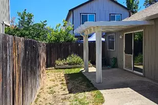 6348 Laguna Mirage Ln, Elk Grove, CA 95758 - Photo 32